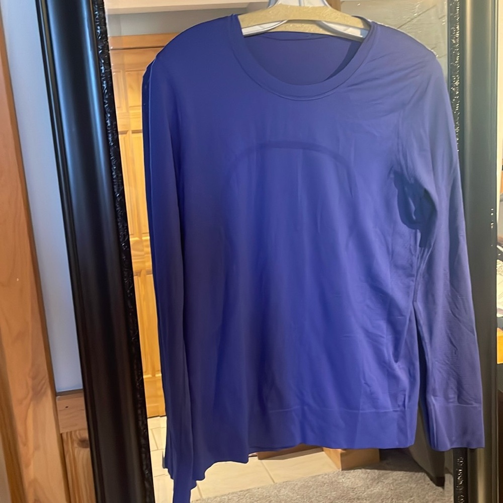 Long sleeve crew neck top